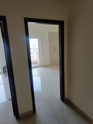 Room in 2 BHK Apartment at Eldeco Accolade, Sohna Sector 2 – for Rent