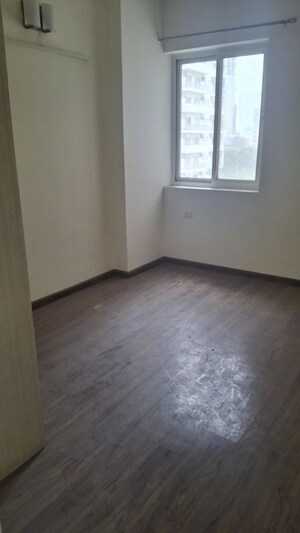 Room in 3 BHK Builder Floor at Sector 21 – for Rent