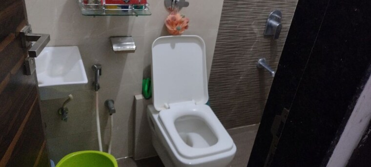Bathroom, parekh-celeste 1 Bedroom 550 Sq.Ft. Apartment In Goregaon West Mumbai 10609975