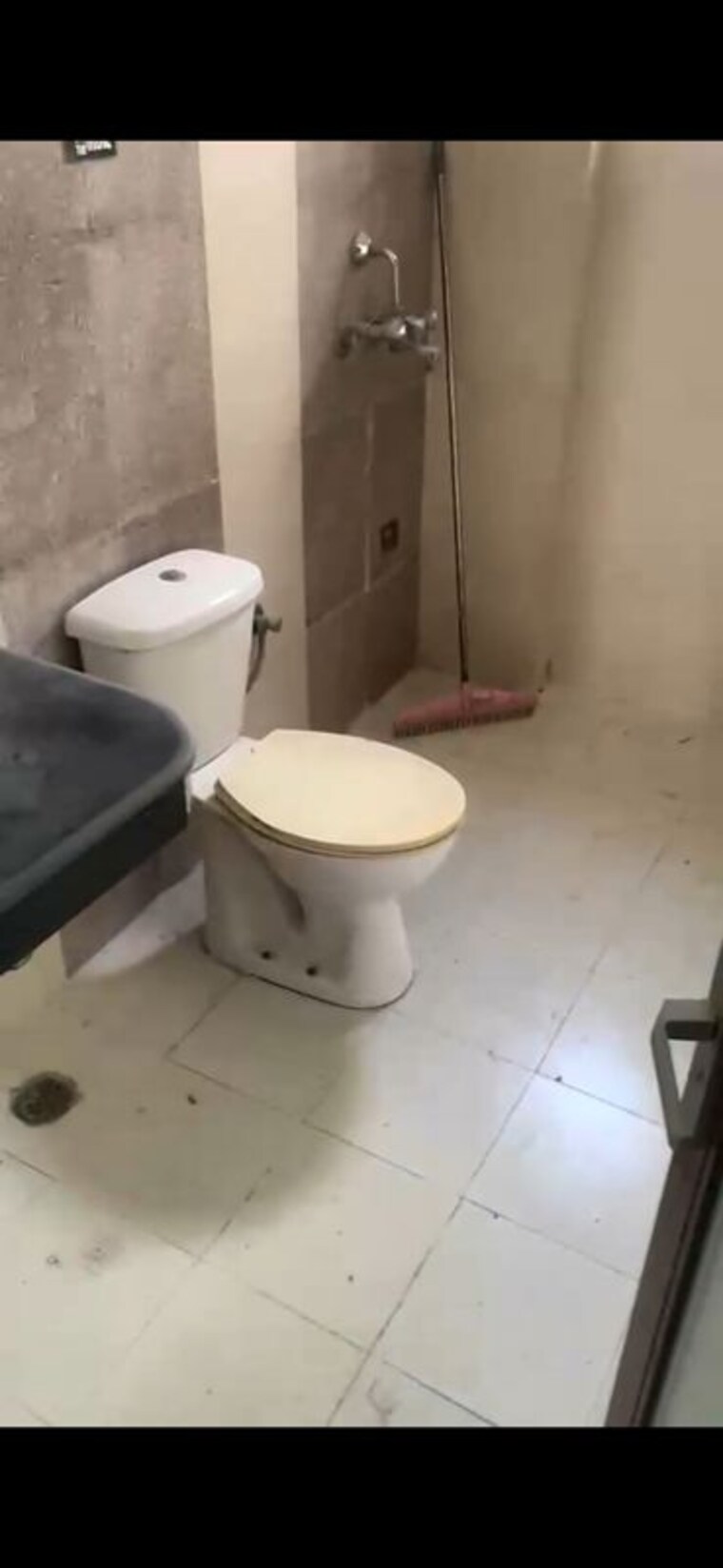 Bathroom, shri-ram-apartments 4 Bedroom 2700 Sq.Ft. Apartment In Sector 48 Faridabad 10679269