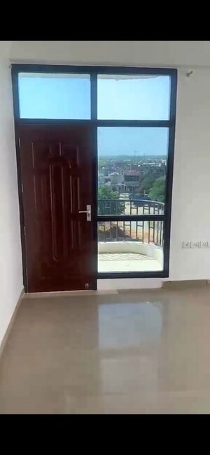 Room in 4 BHK Apartment at Shri Ram Apartments, Sector 48 – for Rent