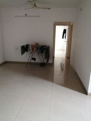 Room in 3 BHK Apartment at Nagpal Dev Exotica, Kharadi – for Rent
