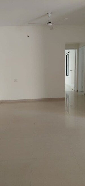 Room in 3 BHK Apartment at Nagpal Dev Exotica, Kharadi – for Rent