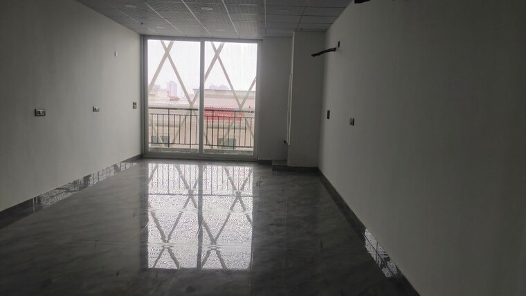 Room, omaxe-sun Commercial Office Space 635 Sq.Ft. In Sector 79 Faridabad 10679293