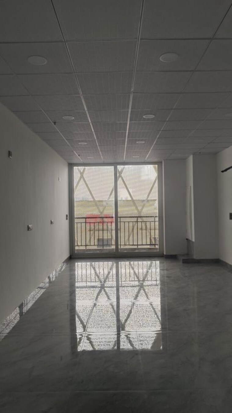Room, omaxe-sun Commercial Office Space 635 Sq.Ft. In Sector 79 Faridabad 10679293