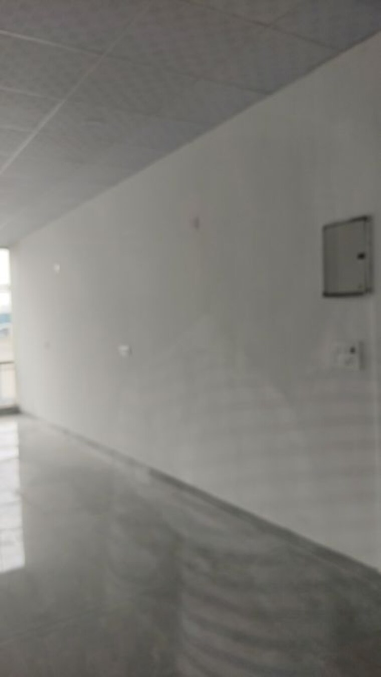 Room, omaxe-sun Commercial Office Space 635 Sq.Ft. In Sector 79 Faridabad 10679293
