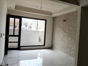 Room in 4 BHK Apartment at Dhakoli – for Rent