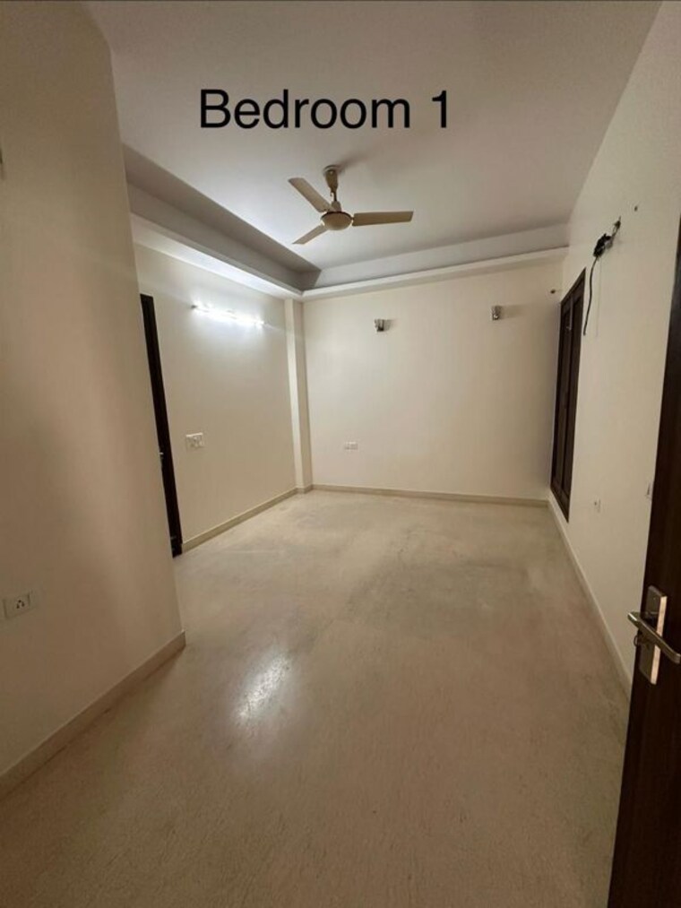 Room, sector 23 3 Bedroom 2000 Sq.Ft. Villa In Sector 23 Gurgaon 10679325
