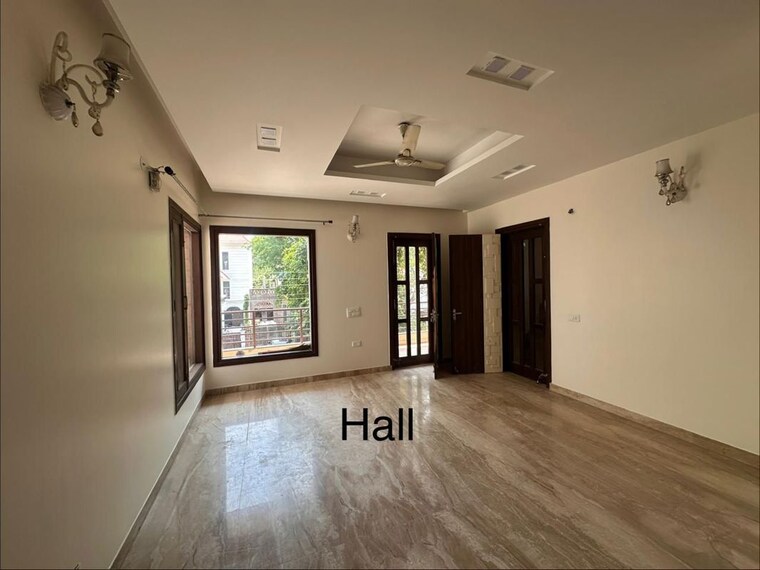 Room, sector 23 3 Bedroom 2000 Sq.Ft. Villa In Sector 23 Gurgaon 10679325