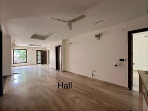 Room in 3 BHK Villa at Sector 23 – for Rent