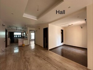 Room in 3 BHK Villa at Sector 23 – for Rent