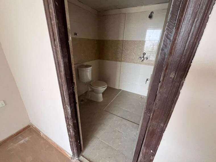 Attached Bathroom, amrapali-kingswood 2.5 Bedroom 1200 Sq.Ft. Apartment In Sector 4 Greater Noida Greater Noida 10679326