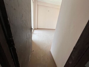 Bathroom in 2.5 BHK Apartment at Amrapali Kingswood, Sector 4 Greater Noida – for Sale