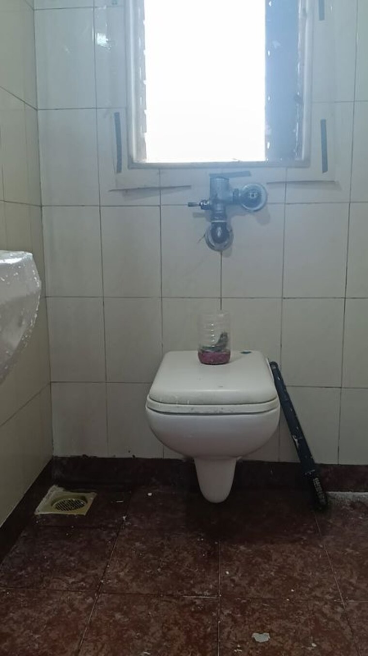 Bathroom, jogeshwari west 2 Bedroom 1000 Sq.Ft. Apartment In Jogeshwari West Mumbai 10679342