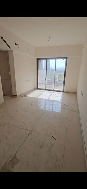 2 BHK Apartment For Sale in Rustomjee Uptown Urbania, Majiwada