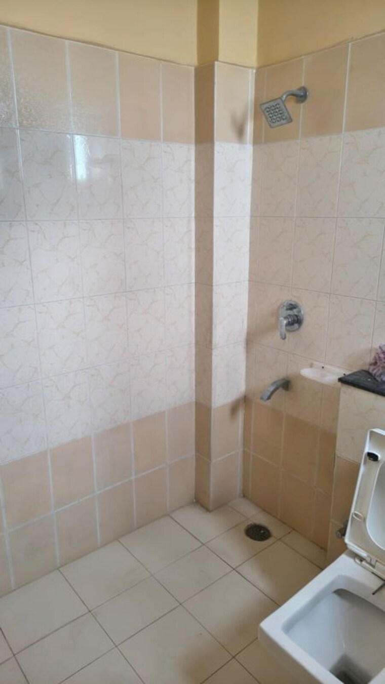 Bathroom, bhabat 3 Bedroom 1850 Sq.Ft. Apartment In Bhabat Zirakpur 10679333
