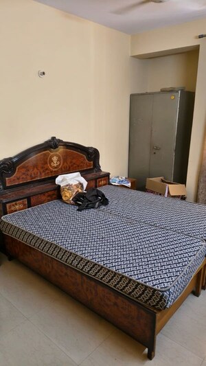 Bedroom in 3 BHK Apartment at Bhabat – for Rent