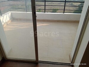 Room in 2 BHK Apartment at Jalan Aura County Pune, Wagholi – for Rent