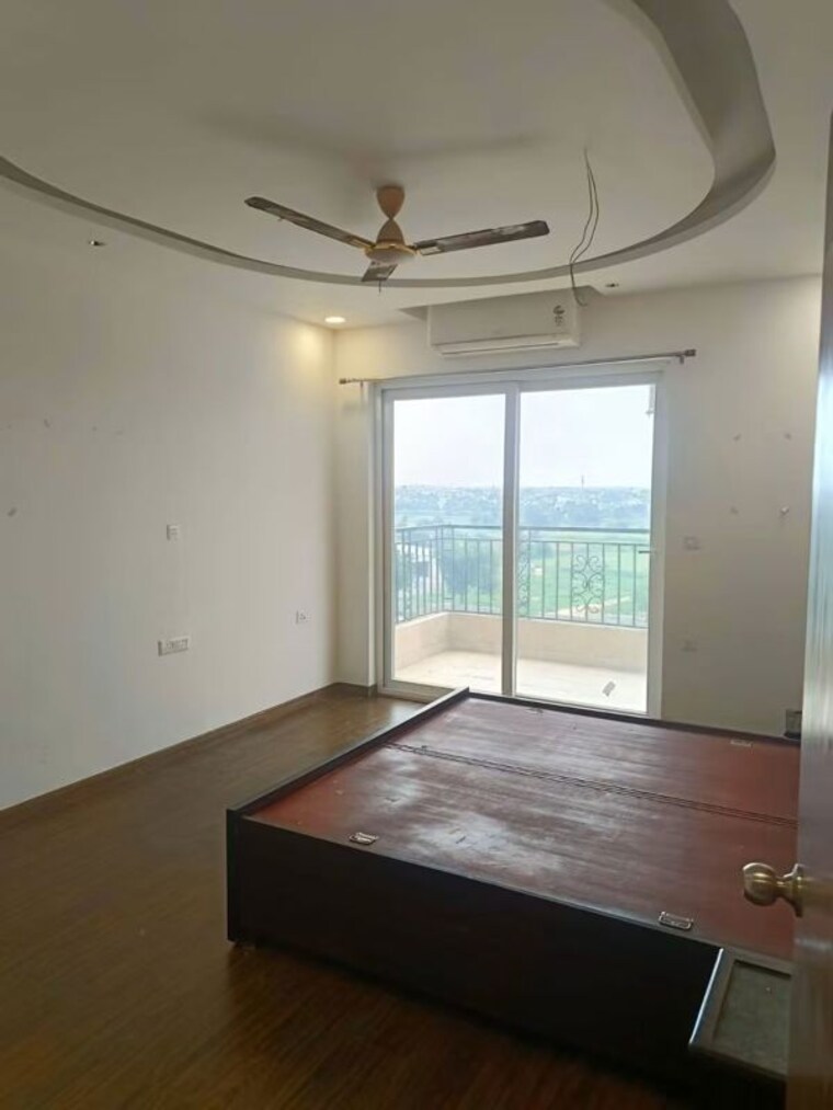 Room, vatika-sovereign-park 4 Bedroom 3345 Sq.Ft. Apartment In Sector 99 Gurgaon 10679395