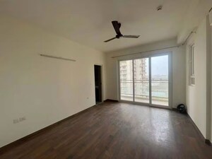 Room in 4 BHK Apartment at Vatika Sovereign Park, Sector 99 – for Rent