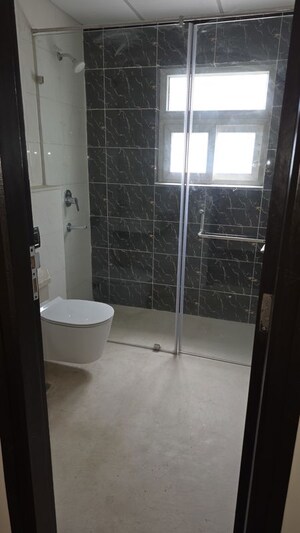 Kitchen in 3 BHK Builder Floor at BPTP Amstoria, Sector 102 – for Sale
