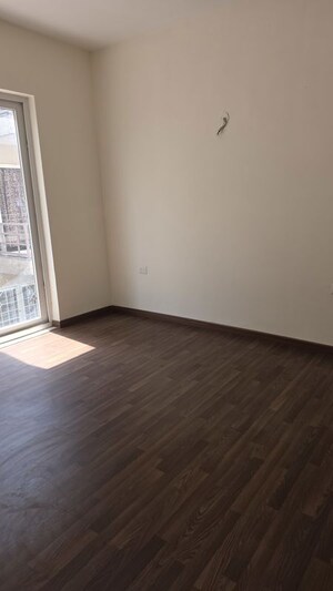 Furnished Amenities in 3 BHK Builder Floor at BPTP Amstoria, Sector 102 – for Sale