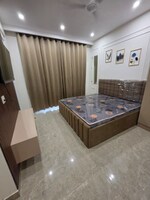 1 Rk  500 Sq.Ft. Builder Floor in Queens Plaza
