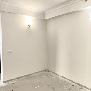 Room in 2 BHK Apartment at Omaxe Hazratganj, Gomti Nagar – for Sale