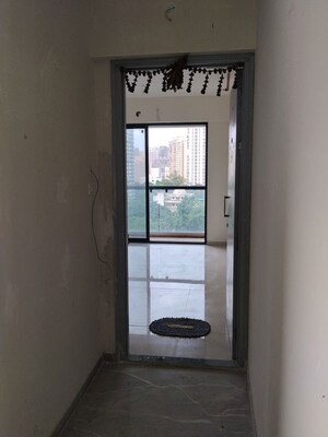 Room in 2 BHK Apartment at Dhamji Shamji Mahavir Spring Tulip Phase 1, Pokhran Road No Two – for Rent