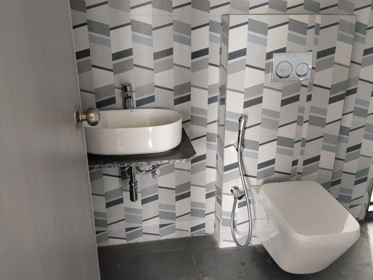 Bathroom, dhamji-shamji-mahavir-spring-tulip-phase-1 2 Bedroom 716 Sq.Ft. Apartment In Pokhran Road No Two Thane 10678619