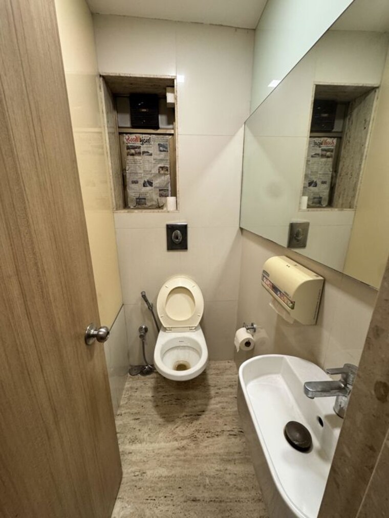Bathroom, nariman point Commercial Office Space 1190 Sq.Ft. In Nariman Point Mumbai 10679456