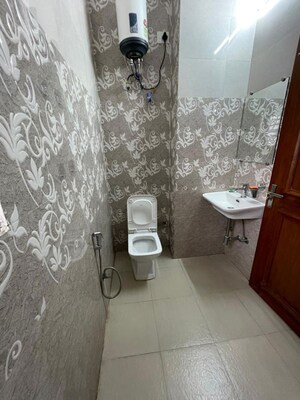 Bathroom in 2 BHK Builder Floor at Bhoomi Homes, Sector 42 – for Rent