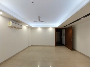 Room in 3 BHK Builder Floor at RBC II, Sushant Lok I – for Rent