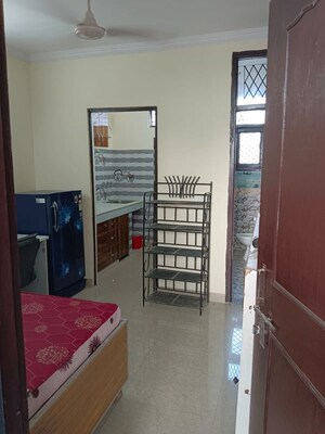 1 RK Builder Floor For Rent in Lajpat Nagar 4