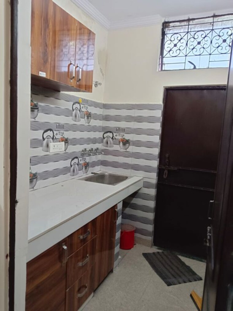 Kitchen, lajpat nagar 4 1 RK 345 Sq.Ft. Builder Floor In Lajpat Nagar 4 Delhi 10679470
