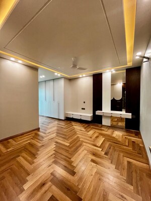 Bedroom in 4 BHK Builder Floor at Sector 21 – for Rent