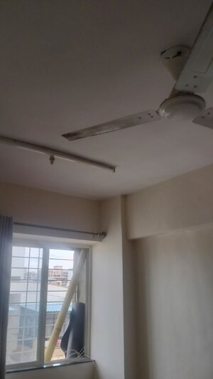 Room in 1 BHK Apartment at Bramha Aangan, Salunkhe Vihar Society – for Rent