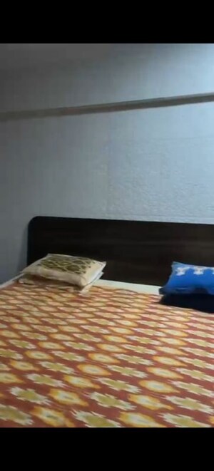 Furnished Amenities in 1 BHK Apartment at Mahaveer Tower, Worli – for Rent