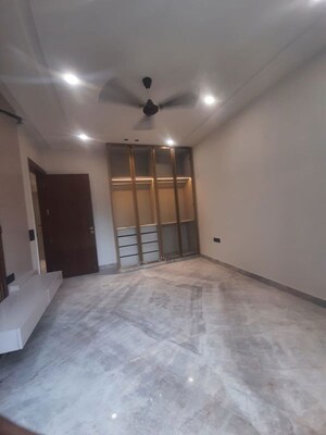 Room in 3 BHK Builder Floor at Paschim Vihar – for Sale