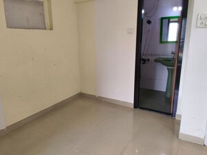 Room in 3 BHK Apartment at Lokhandwala Whispering Palms, Kandivali East – for Sale