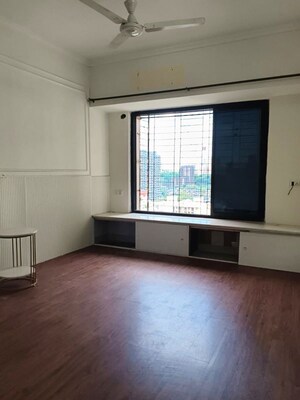 Room in 3 BHK Apartment at Lokhandwala Whispering Palms, Kandivali East – for Sale