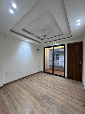 Room in 2 BHK Builder Floor at Gwal Pahari – for Rent