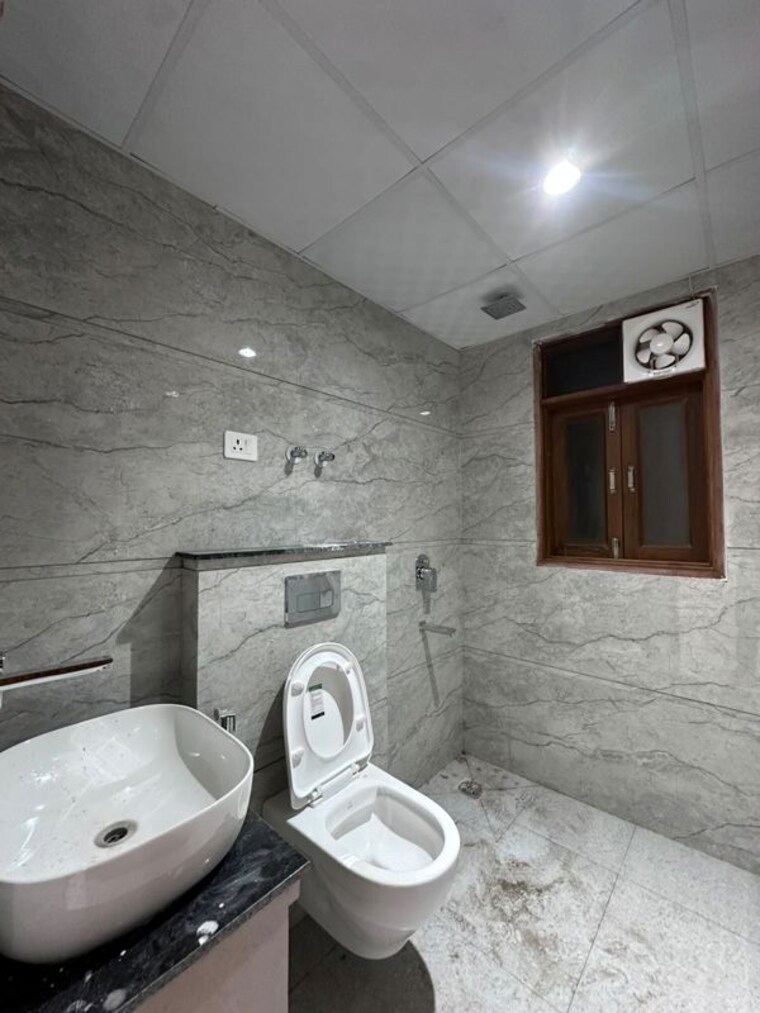 Bathroom, gwal pahari 2 Bedroom 900 Sq.Ft. Builder Floor In Gwal Pahari Gurgaon 10679548
