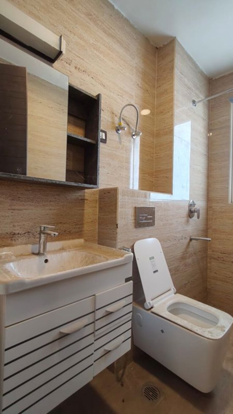 Bathroom, ansal-esencia-mulberry-homes 4 Bedroom 2700 Sq.Ft. Builder Floor In Sector 67 Gurgaon 10679552