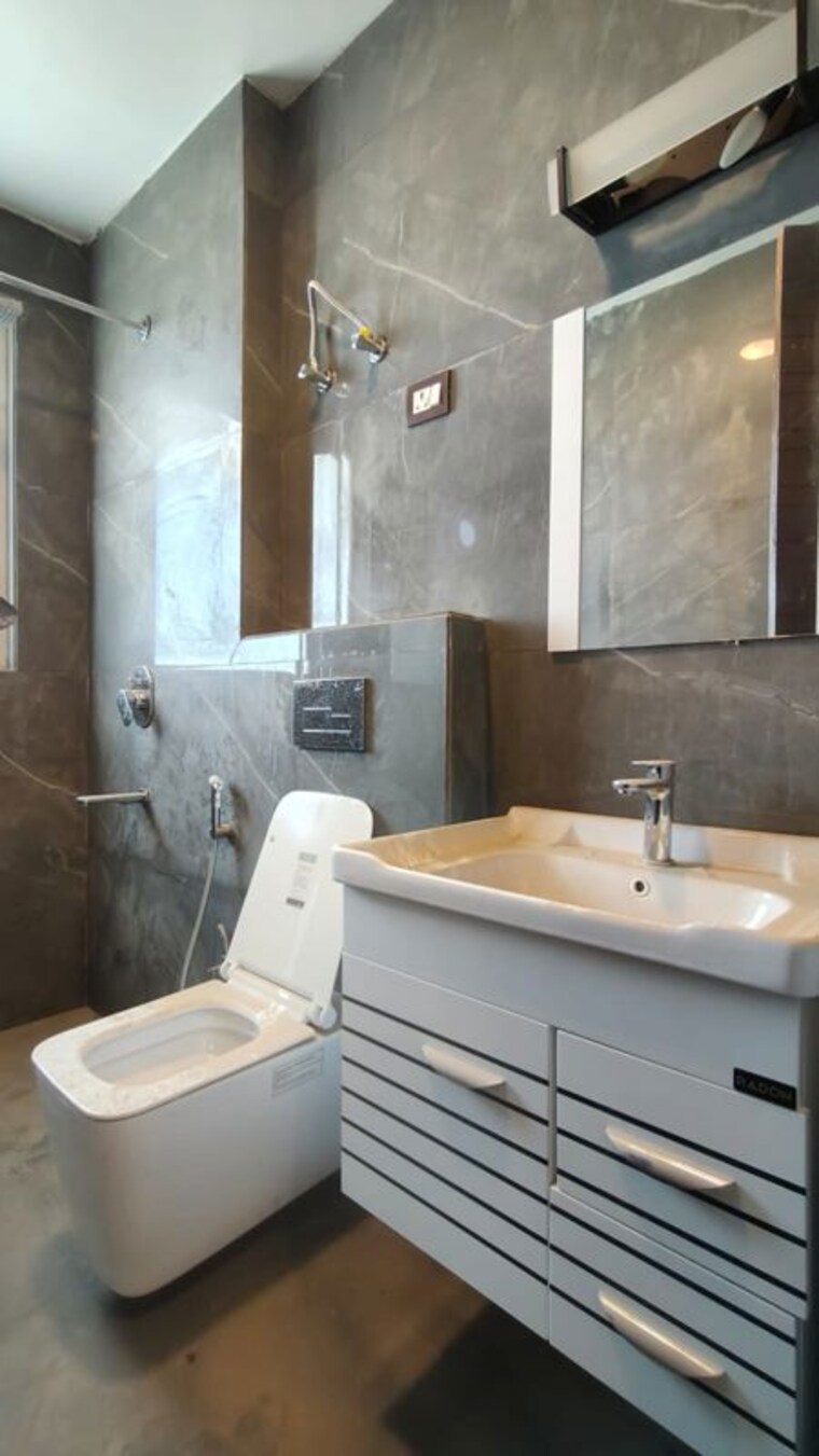 Bathroom, ansal-esencia-mulberry-homes 4 Bedroom 2700 Sq.Ft. Builder Floor In Sector 67 Gurgaon 10679552