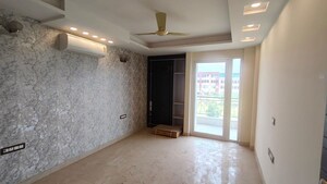 Room in 4 BHK Builder Floor at Ansal Esencia-Mulberry Homes, Sector 67 – for Rent