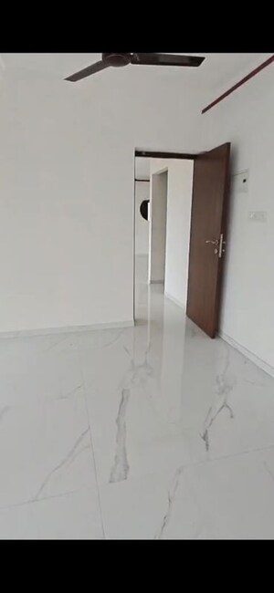 Room in 3 BHK Apartment at Level The Residences, Andheri West – for Rent