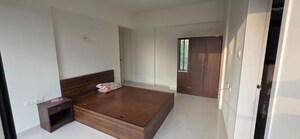 Room in 2 BHK Apartment at Kumar 47 East A, Magarpatta City – for Rent