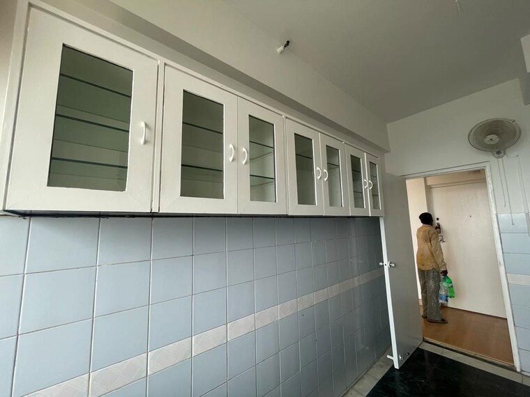 Bathroom, lord-krishna-apartment 4 Bedroom 3200 Sq.Ft. Apartment In Sector 43 Gurgaon 10679554