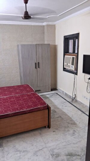 1 BHK Builder Floor For Rent in Kalkaji